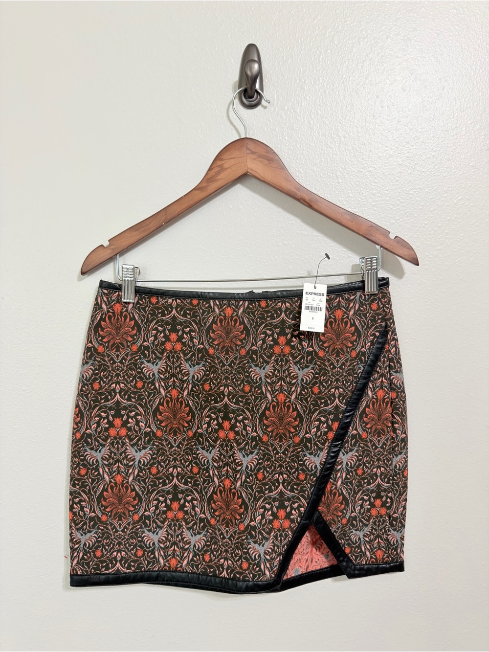 ✨ NWT Express Brocade Jacquard Faux Leather Trim Asymmetric Mini Skirt ✨